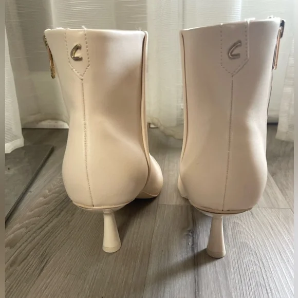 Circus By Sam Edelman Suzie Cream Ankle Boots Kitten Heel Size 8 - Picture 8 of 12